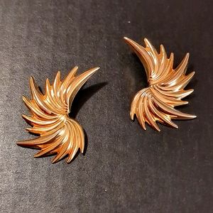 Vintage Gold Toned Feathered Style Post Earrings